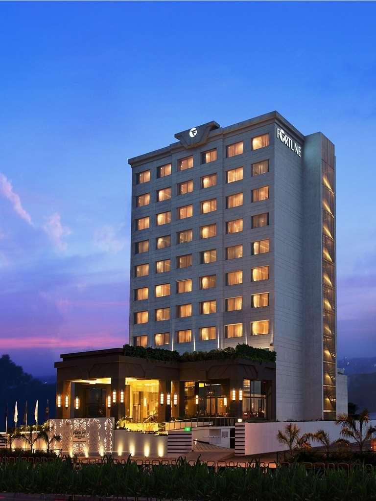 Fortune Park Jps Grand Rajkot - Member Itc Hotels' Group Eksteriør billede
