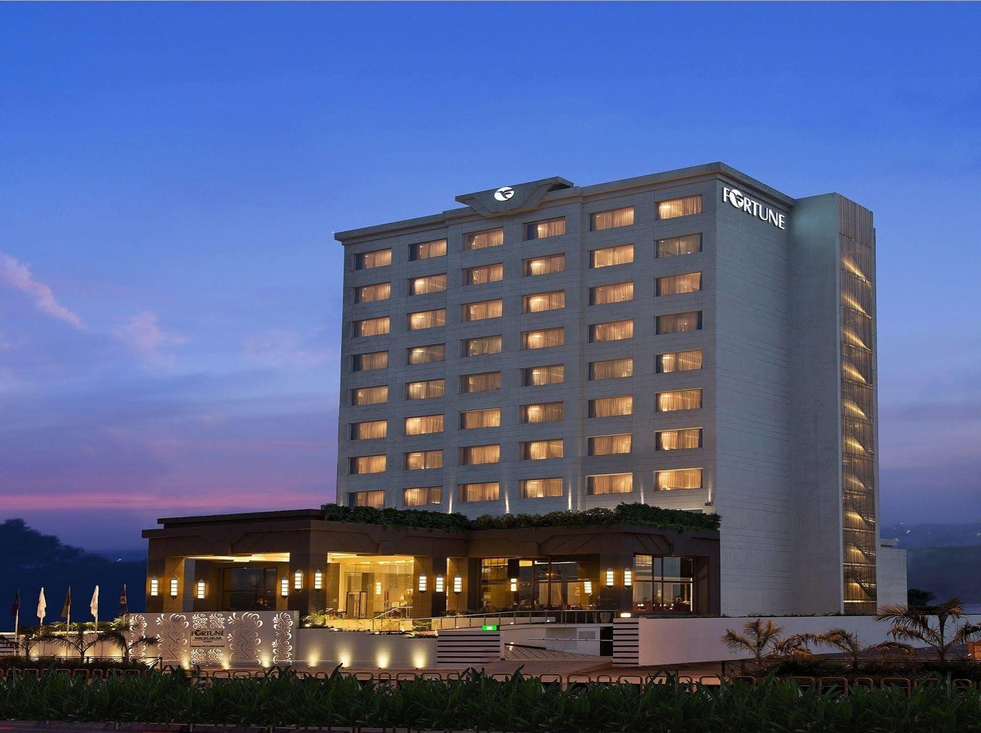Fortune Park Jps Grand Rajkot - Member Itc Hotels' Group Eksteriør billede